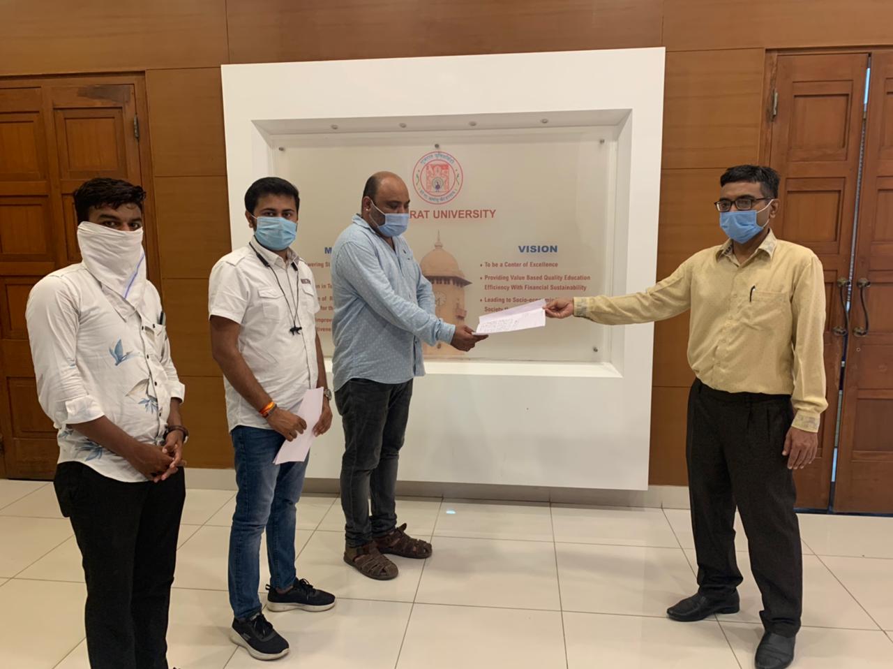 ગુજરાત યુનિવર્સિટીના ઓફલાઇન પરિક્ષા રદ્દ કરવા અંગે NSUIએ કરી રજૂઆત