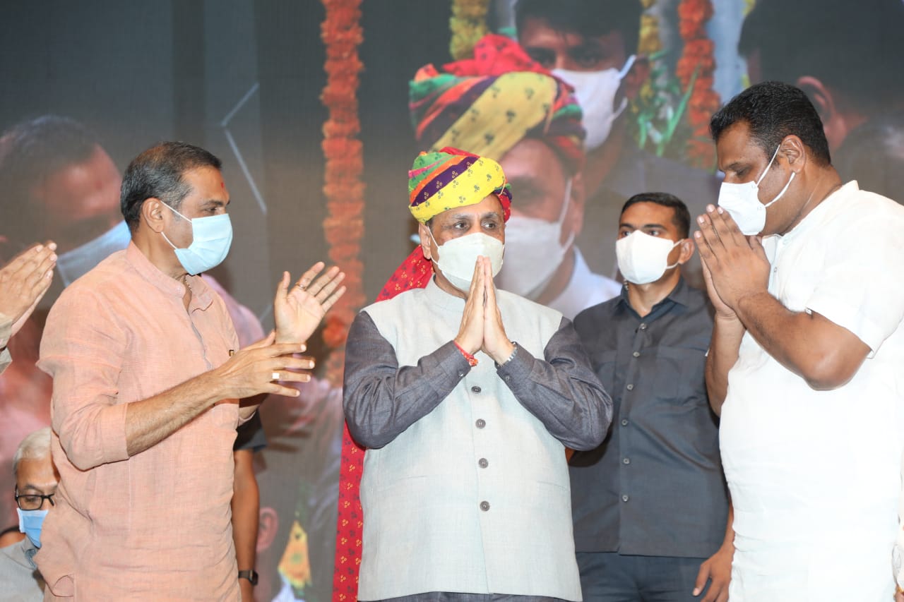જાણો, શા માટે રૂપાણીએ રાજ્યના જળાશયો-ડેમમાંથી સિંચાઇ માટે પાણી છોડવાનો નિર્ણય કર્યો