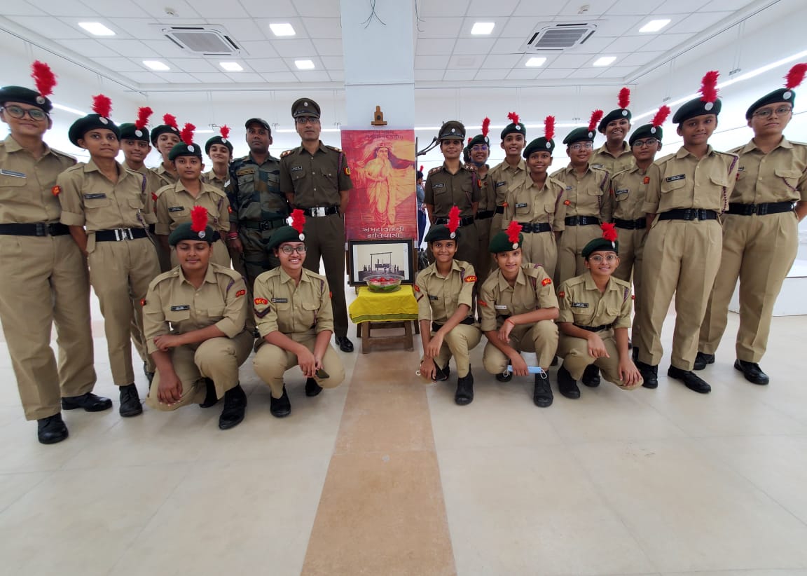 કારગીલ વિજય દિવસ પર વીર શહીદોને કોલેજના યુવાનોની અનોખી શ્રદ્ધાંજલિ