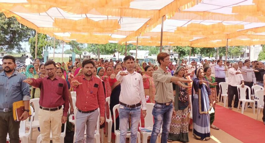 સંસદ આદર્શ ગામ પોગલું: સાબરકાંઠાના સાંસદે આપી હાજરી