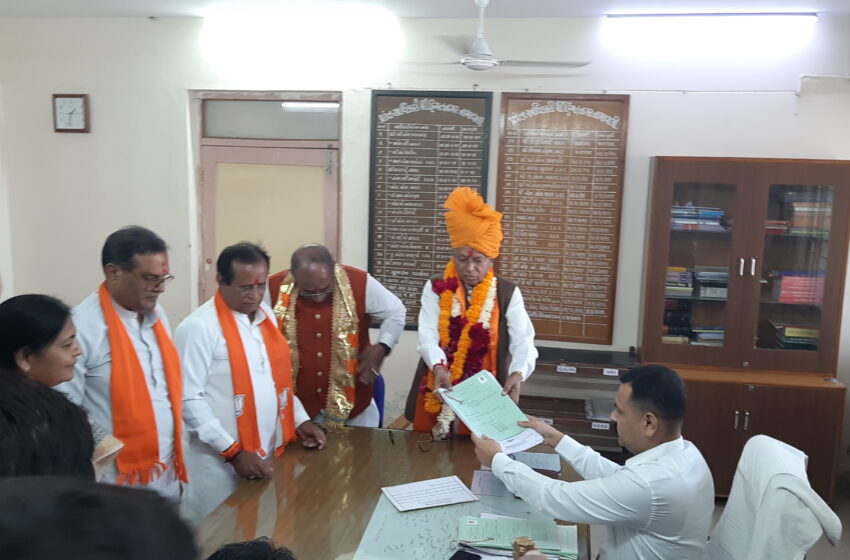 વીડી ઝાલાએ હિંમતનગર ઉમેદવારી ફોર્મ ભર્યું, સી આર પાટીલે ભાજપને જીતાડવા હાકલ કરી
