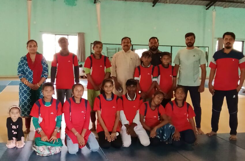 દાહોદ: દેવગઢ બારીયાના સ્પોર્ટ કોમ્પ્લેક્સ ખાતે ખરેડી પ્રાથમિક શાળાના વિદ્યાર્થીઓનું શાનદાર પ્રદર્શન