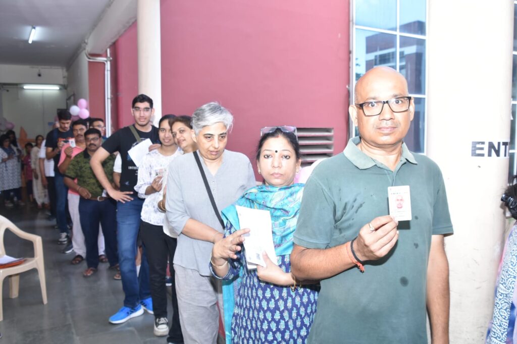 Loksabha Election 2024:  नोएडा में मतदान संपन्न, लोकसभा क्षेत्र में कुल 53.30 प्रतिशत वोटिंग