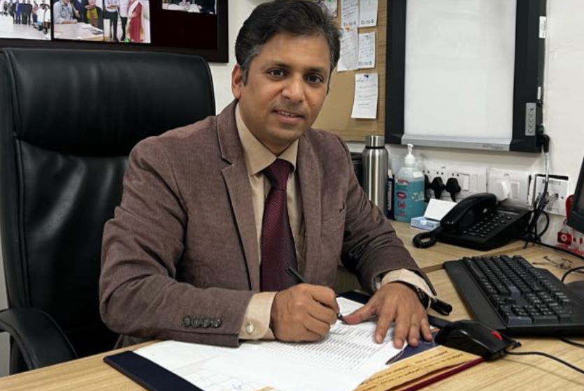 Renowned Nephrologist Dr. Vijay Kumar Sinha is Winning Hearts with Exceptional Care and Expertise