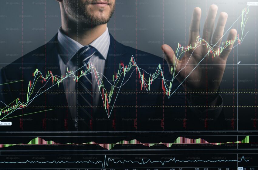Stock market: meaning, basics and guide of stock market. Best investment strategies and market update.