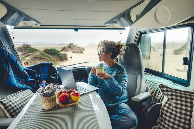 Digital nomadism: what is digital nomadism, how can we processed in it, best places for digital nomad and how to make a good income in these jobs and area.