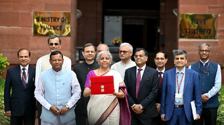 Union Budget 2025 : ₹12 लाख तक की आय पर कोई income tax नहीं