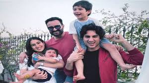 Kareena Kapoor Khan family consists of the following