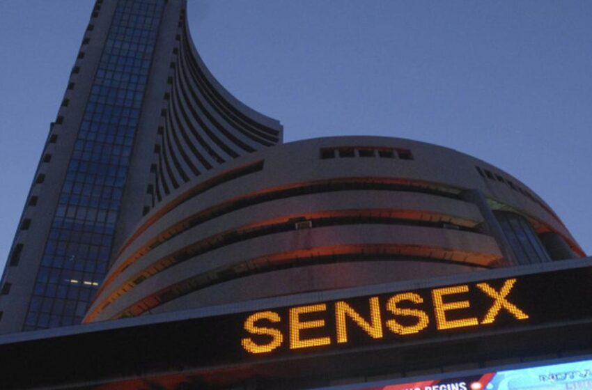Blockbuster IT Earnings Cause the Sensex to Soar 500 Points