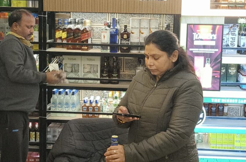 Noida Excise: рдЕрд╡реИрдз рд╢рд░рд╛рдм рдкрд░ рддрд╛рдмрдбрд╝рддреЛрдбрд╝ рдХрд╛рд░реНрд░рд╡рд╛рдИ, рдЖрдмрдХрд╛рд░реА рд╡рд┐рднрд╛рдЧ рдХрд╛ рдмрдбрд╝рд╛ рдЕрднрд┐рдпрд╛рди, рдирд┐рд░реАрдХреНрд╖рдХ рд╢рд┐рдЦрд╛ рдард╛рдХреБрд░ рдХреА рдЯреАрдо рдиреЗ рджреЛ рддрд╕реНрдХрд░ рджрдмреЛрдЪреЗ