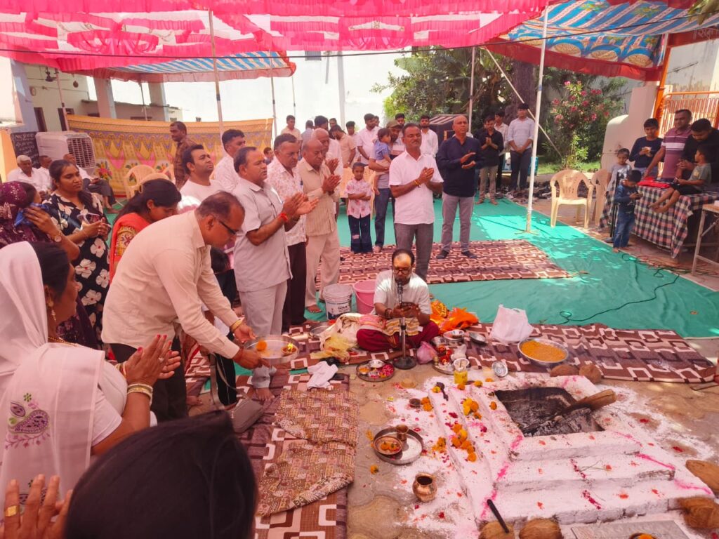 સવગઢ ગામે બાલા હનુમાન મંદિરે હનુમાન જયંતીની ભવ્ય ઉજવણી કરાઈ