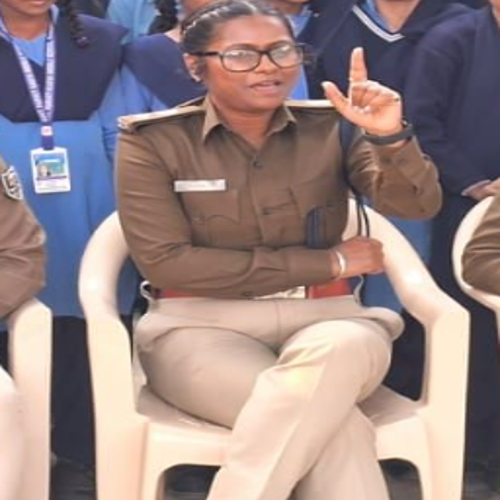 BIHAR POLICE: जितनी सख्त उतनी ही दयालु, ऐसी हैं बगहा की एसपी ‘लेडी सिंघम’ IPS निर्मला कुमारी