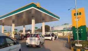 Delhi CNG Price : दिल्ली में CNG के दाम करीब 4 रुपये बढ़े, रक्षाबंधन पर महंगाई का झटका