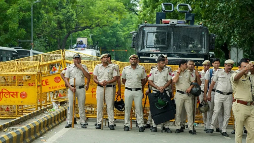 CJP Protest Delhi : CJP प्रोटेस्ट से पहले दिल्ली में कड़ी सुरक्षा, ट्रेनें रद्द, मेट्रो स्टेशन बंद, इंटरनेट पर रोक और बॉर्डर पर BSF तैनात